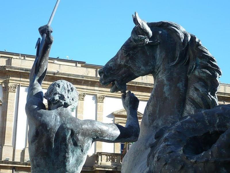 Plaza Caltanissetta